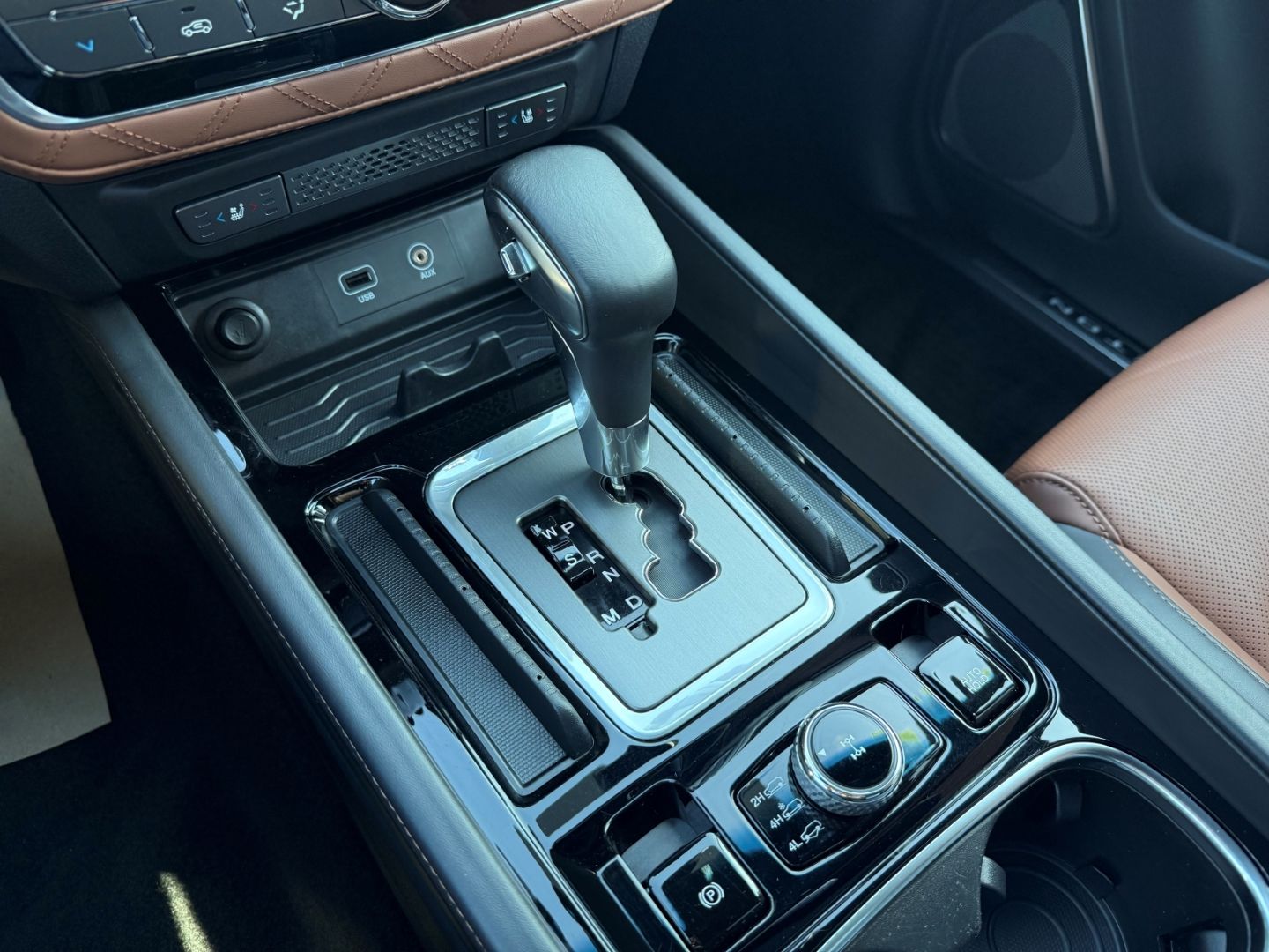 Fahrzeugabbildung KGM Rexton Sapphire 2.2D 4WD AT Top Zustand