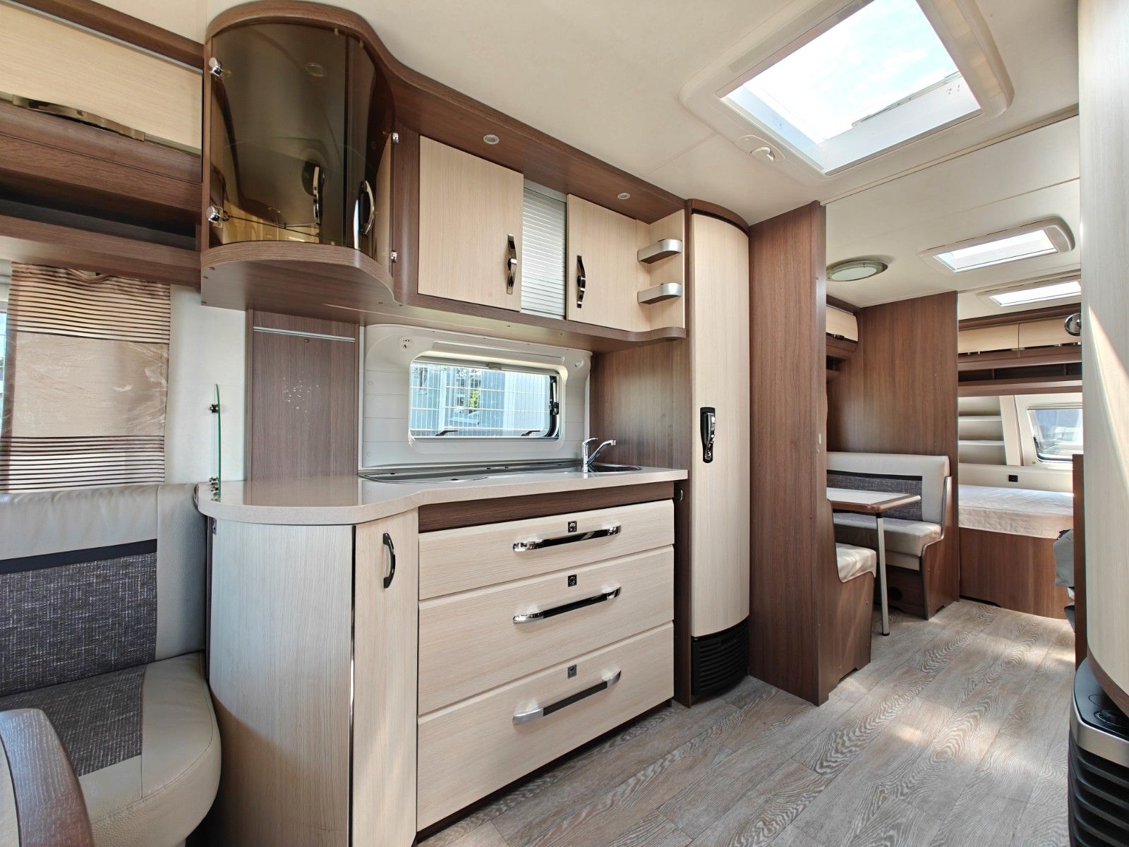 Fahrzeugabbildung Hobby Prestige 720 UKFe - Mover XT4, Isabella Vorzelt