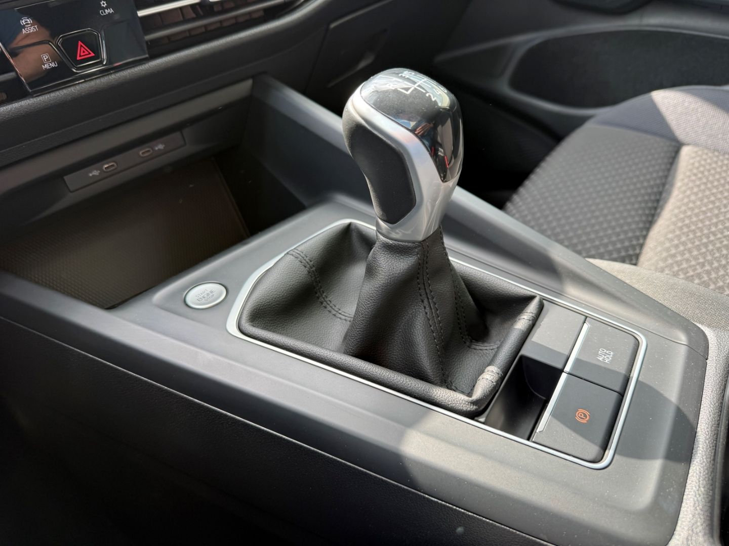 Fahrzeugabbildung Volkswagen Golf VIII United 1,5 TSI Navi Digi Cockpit LED A