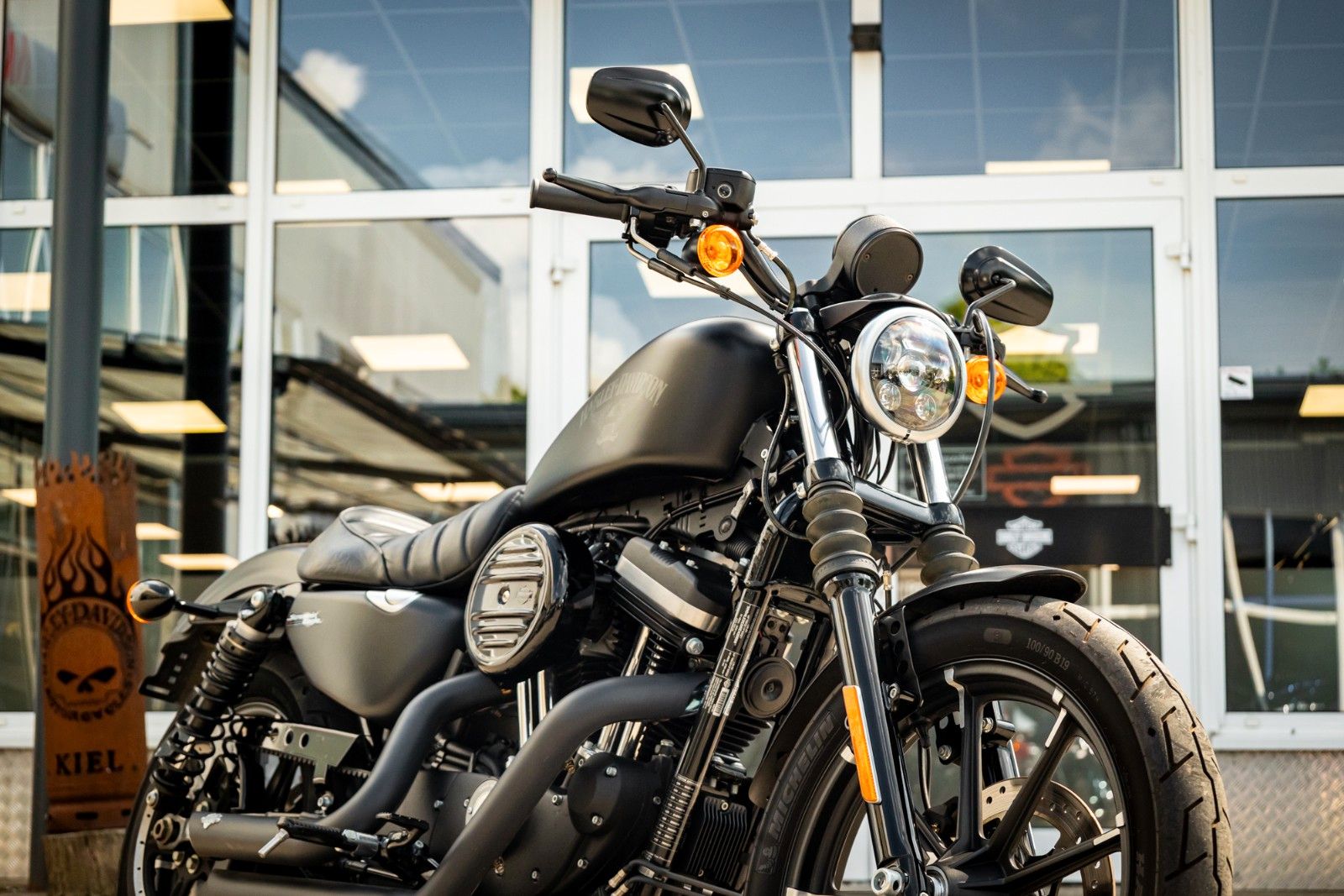 Fahrzeugabbildung Harley-Davidson XL883N Iron 883 - Vance & Hines