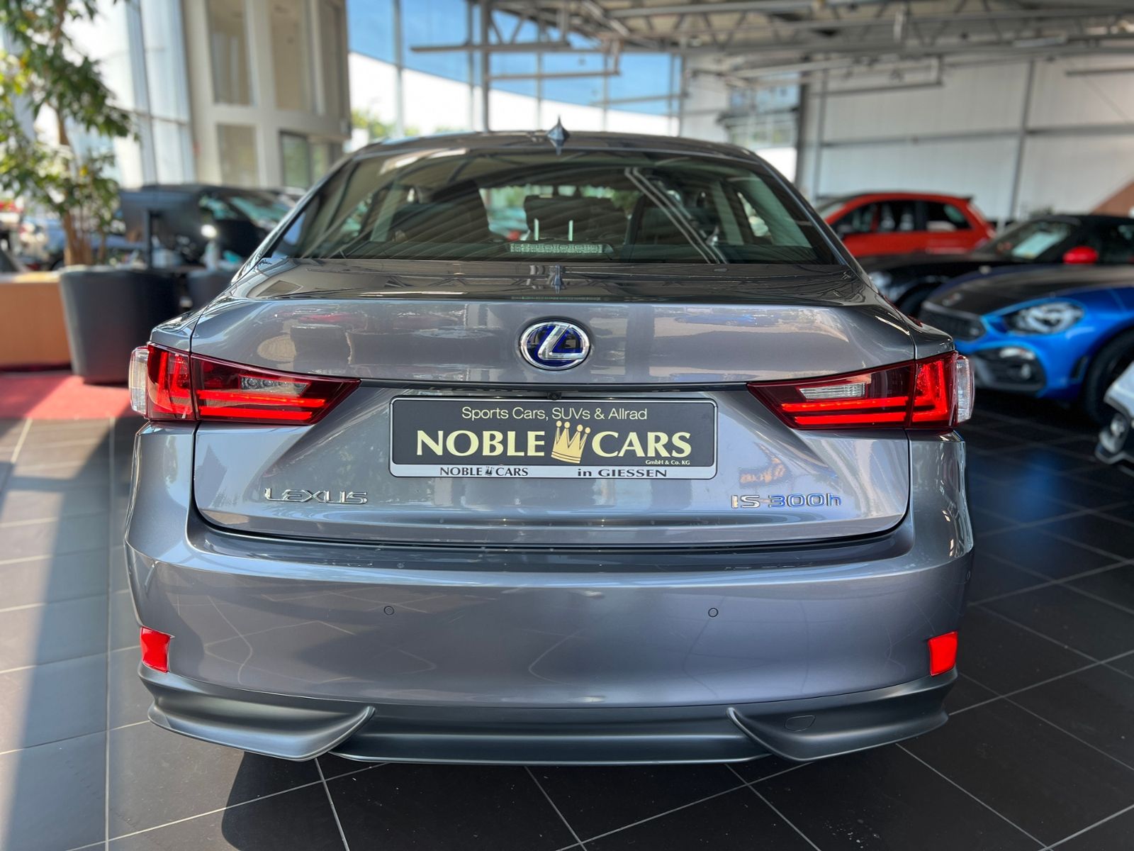 Fahrzeugabbildung Lexus IS 300h Executive Line LED NAV SHZ