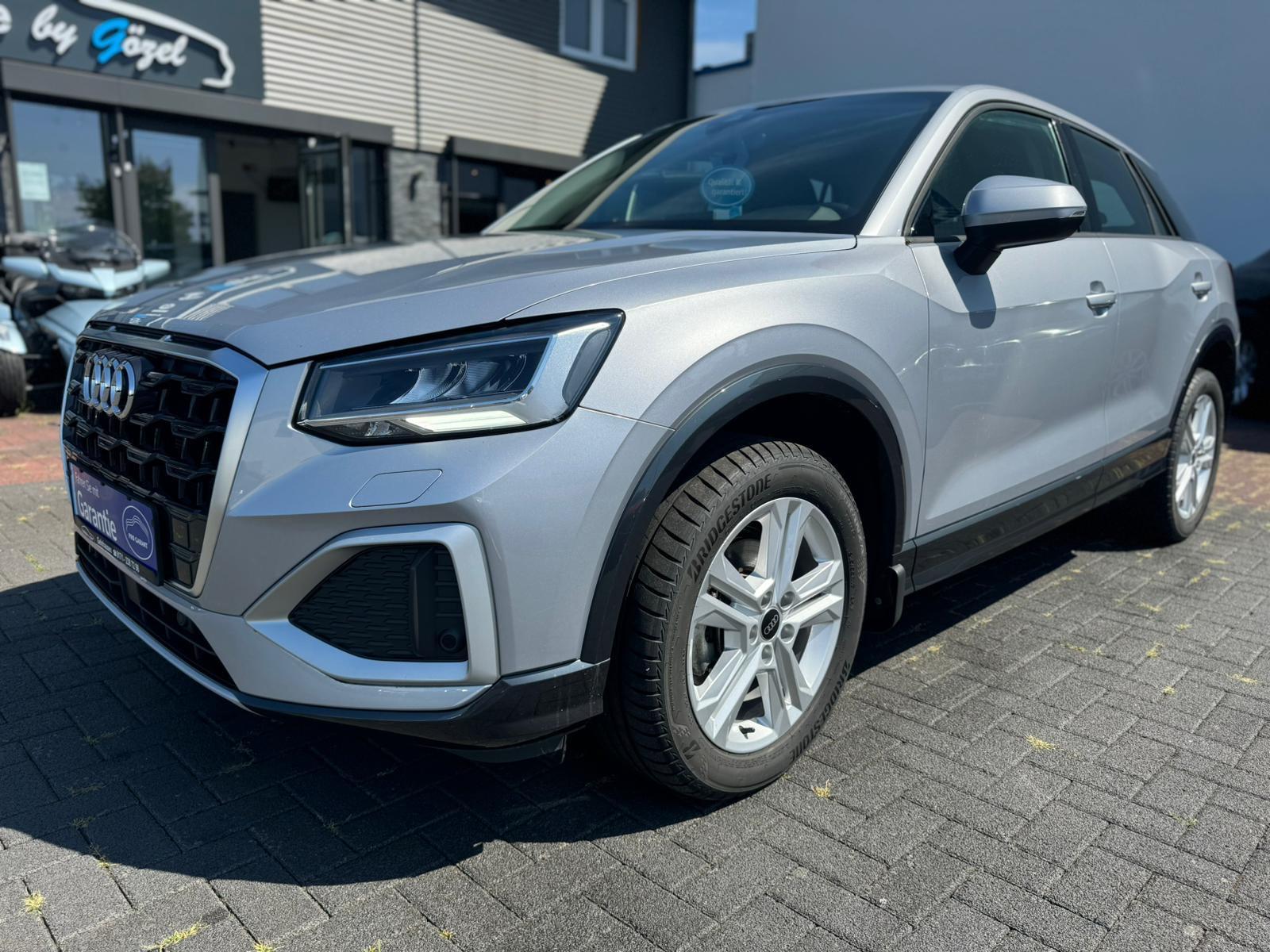 Audi Q2 35 TFSI advanced *1. Hand *Kamera