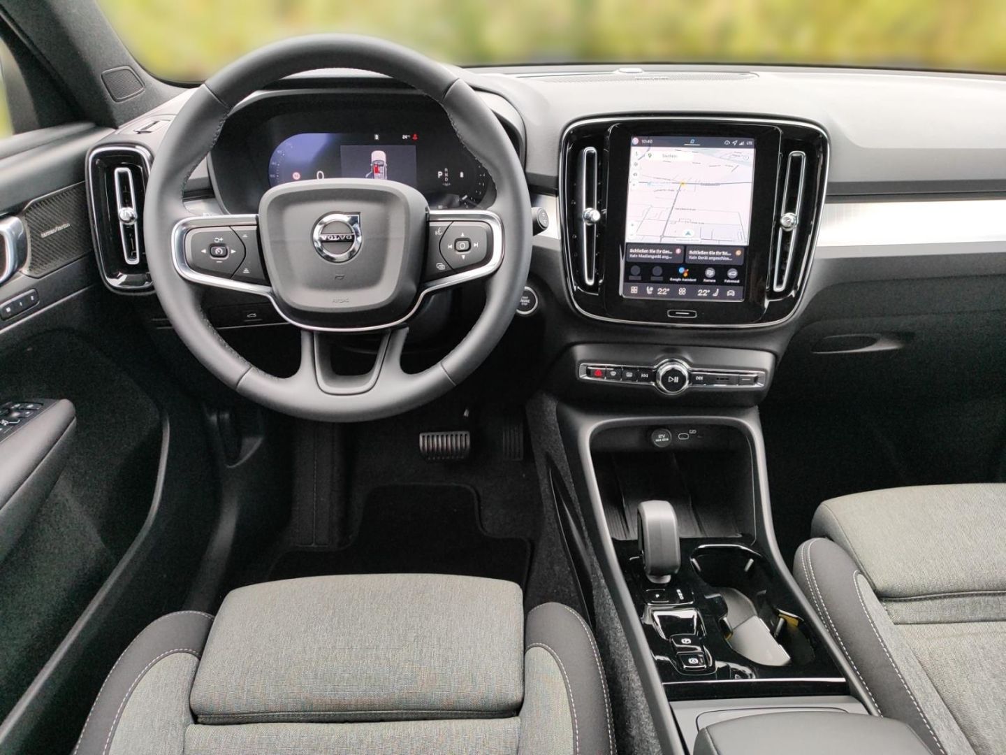 Volvo XC40 B3 Plus Black Edition 2WD StandHZG Digitale foto 18