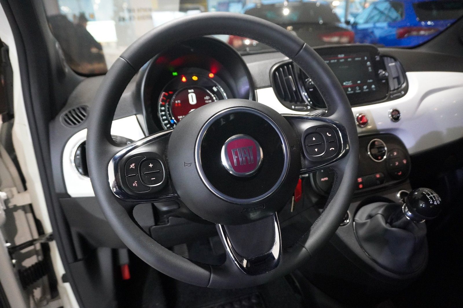 Fahrzeugabbildung Fiat 500 1.0 GSE HYBRID DOLCEVITA NAVI/LED/PDC/DAB+