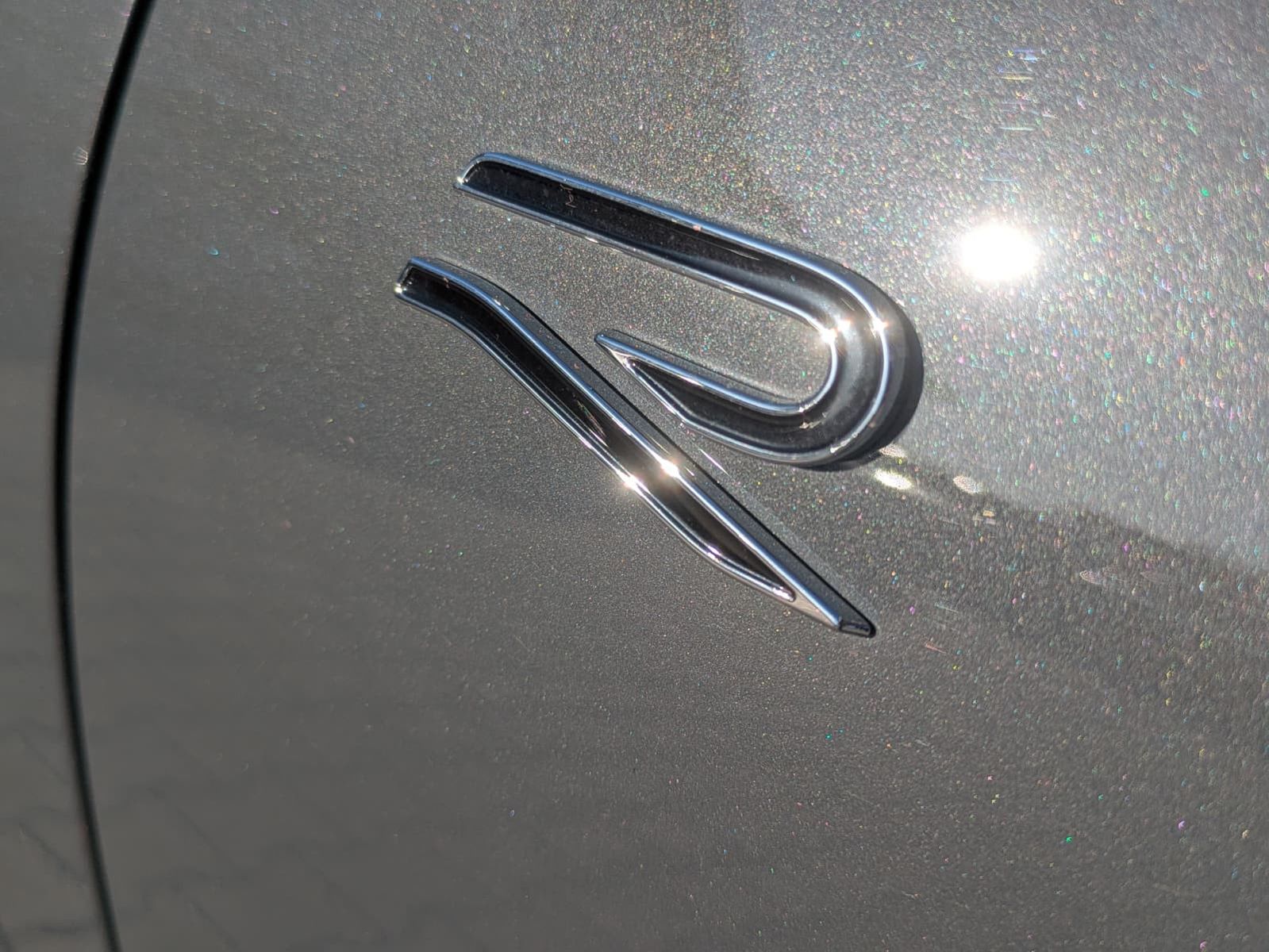 Fahrzeugabbildung Volkswagen Tiguan 2.0 TDI 4M R-Line BLACK*PAN*HK*AHK*MATRIX