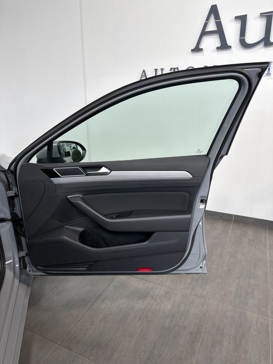Fahrzeugabbildung Volkswagen Passat Variant 1.4 eHybrid GTE NAV+LED+ACC+AHK