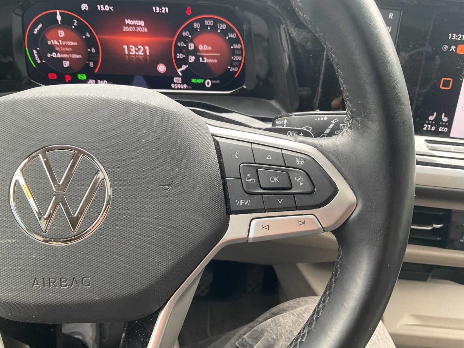 Volkswagen T7 Multivan eHybrid LED AHK PANO ACC Kamera foto 23