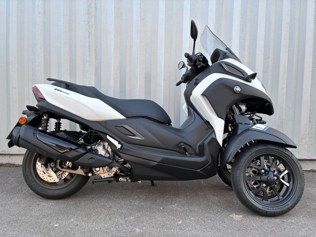 Tricity 300 Modell 2025 mit Klasse 3 / B