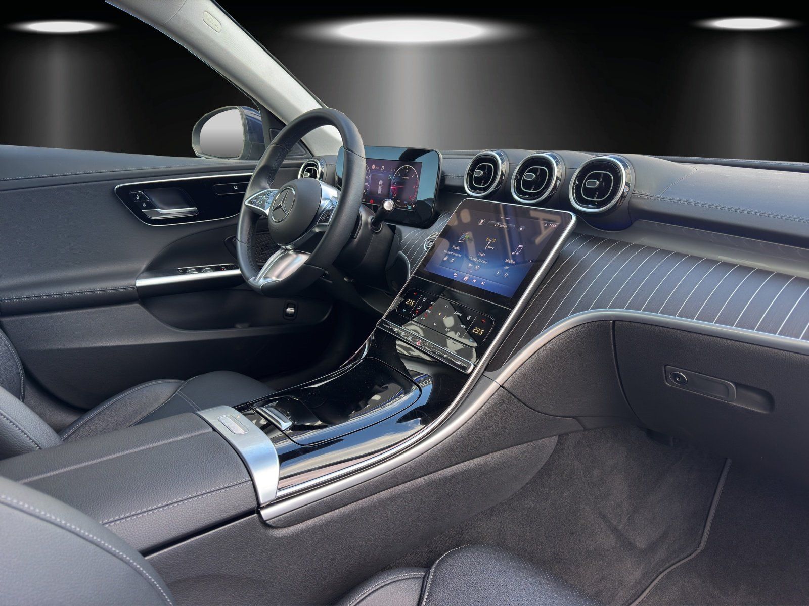 Fahrzeugabbildung Mercedes-Benz C 220d T Avantg 19"AMG Standhz AHK KeyGo HUD HAL