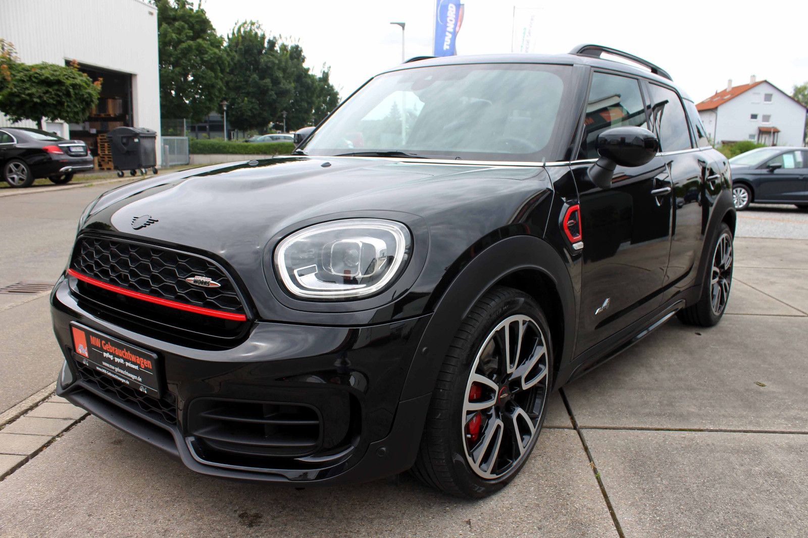 Fahrzeugabbildung MINI Countryman John Cooper Works ALL4 ACC PANO HUD