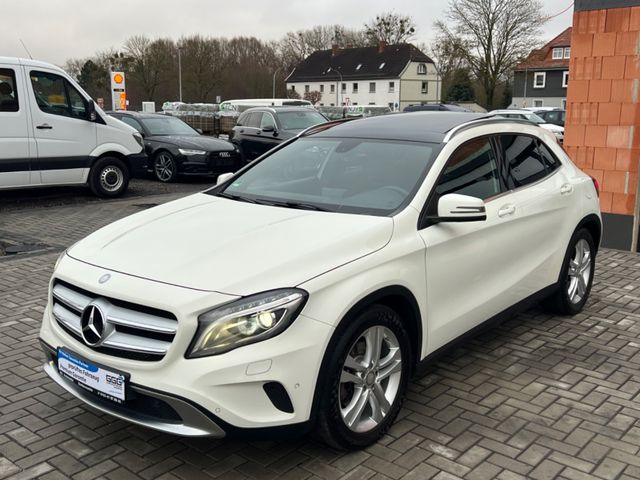 Mercedes-Benz GLA 250 *XENON*NAVI*PANO*KAMERA*AHK*TEMPO*