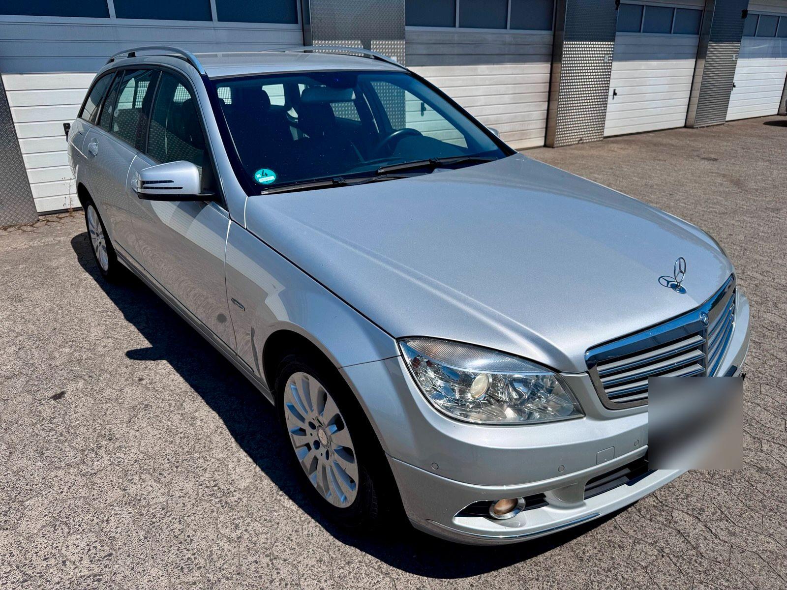 Mercedes-Benz C180 2010 — rear view