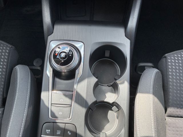 Fahrzeugabbildung Ford Focus 2,0 EcoBlue Turnier >AHK/Standheiz/PANO