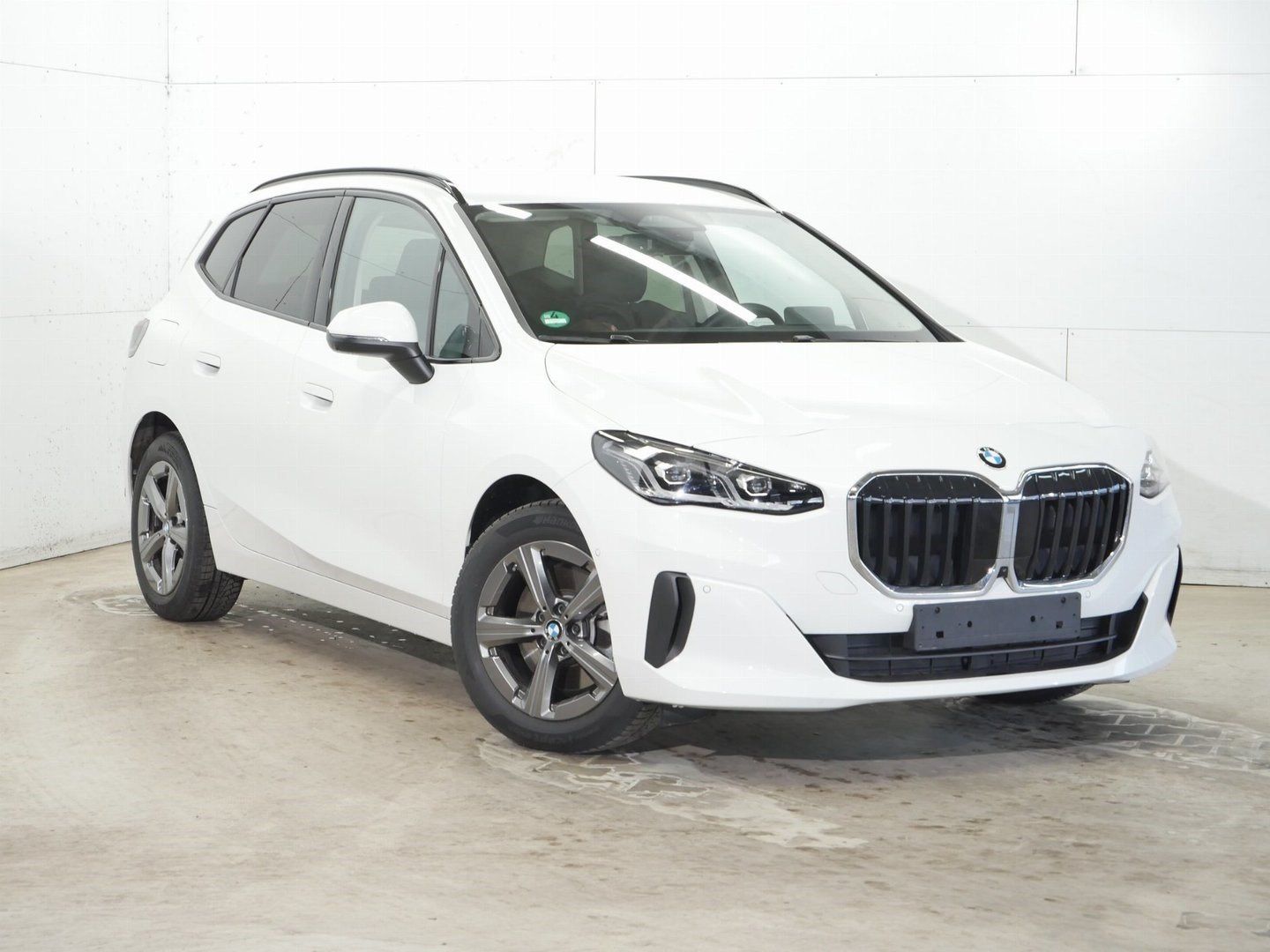 BMW 223 Active Tourer - Bild 2