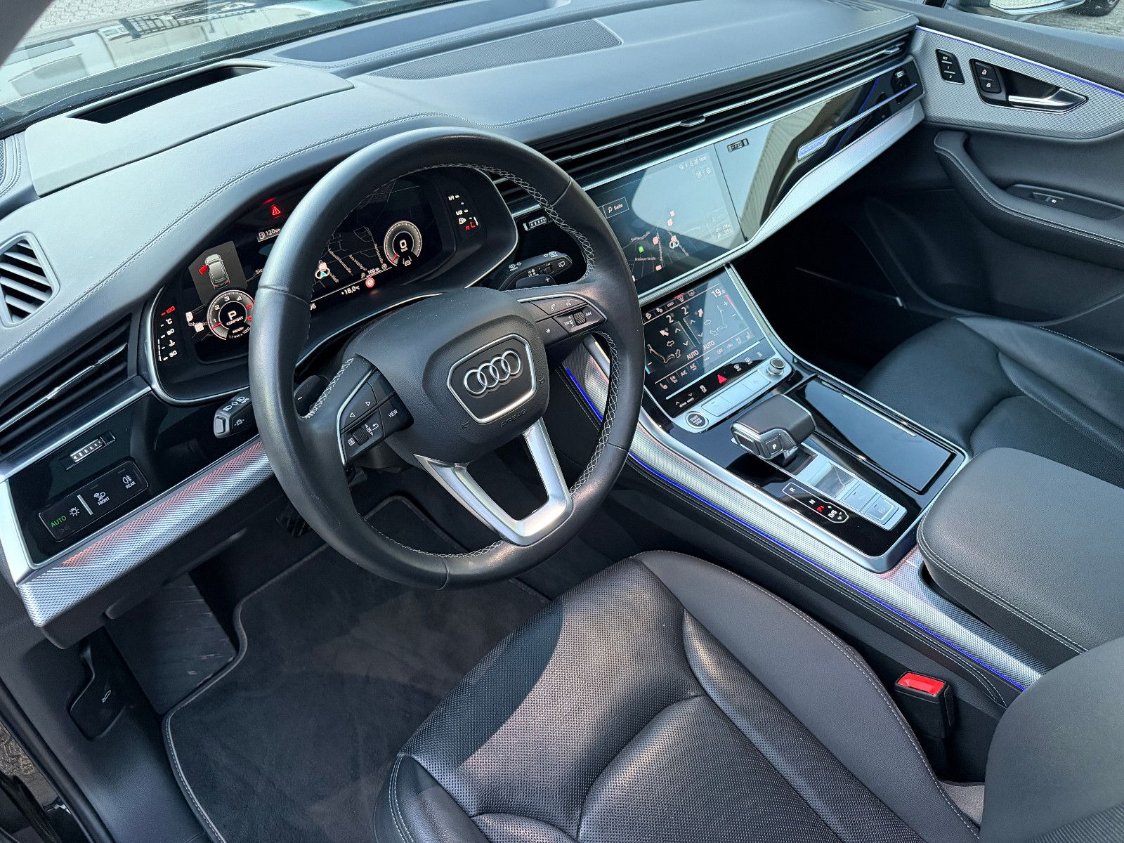 Fahrzeugabbildung Audi Q7 50 TDI Quattro/7-SITZE/PANO/HUD/AMBIENTE/KAME