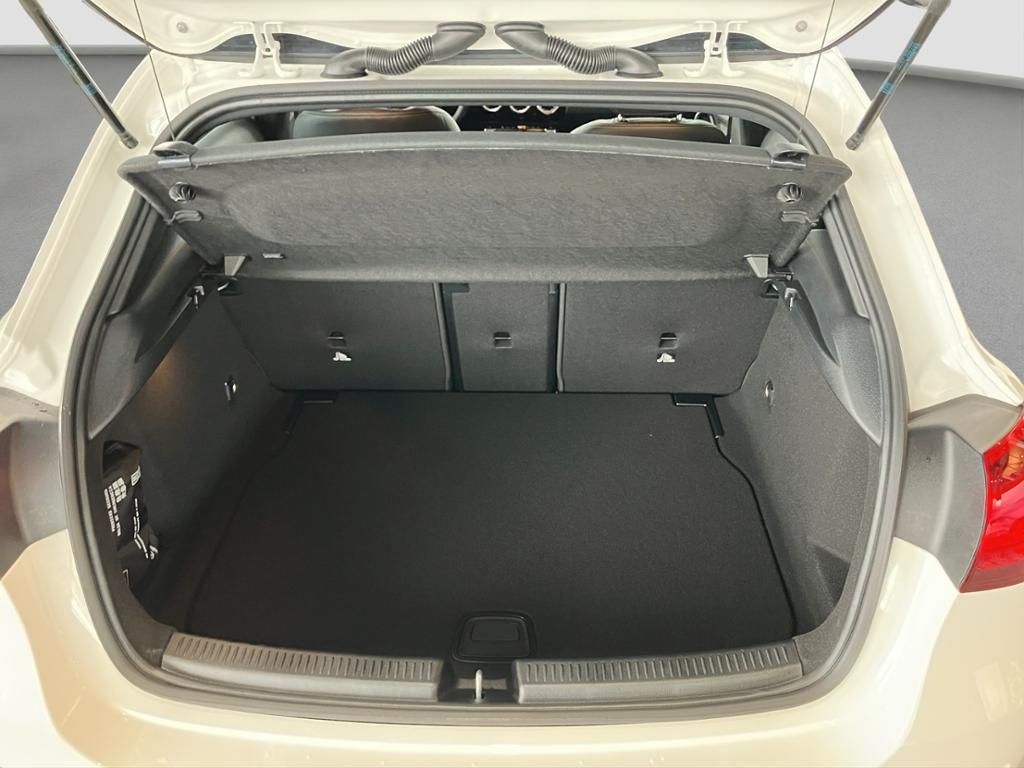Fahrzeugabbildung Mercedes-Benz A 180 Progressive*Night*LED*Distronic*ParkP*360°