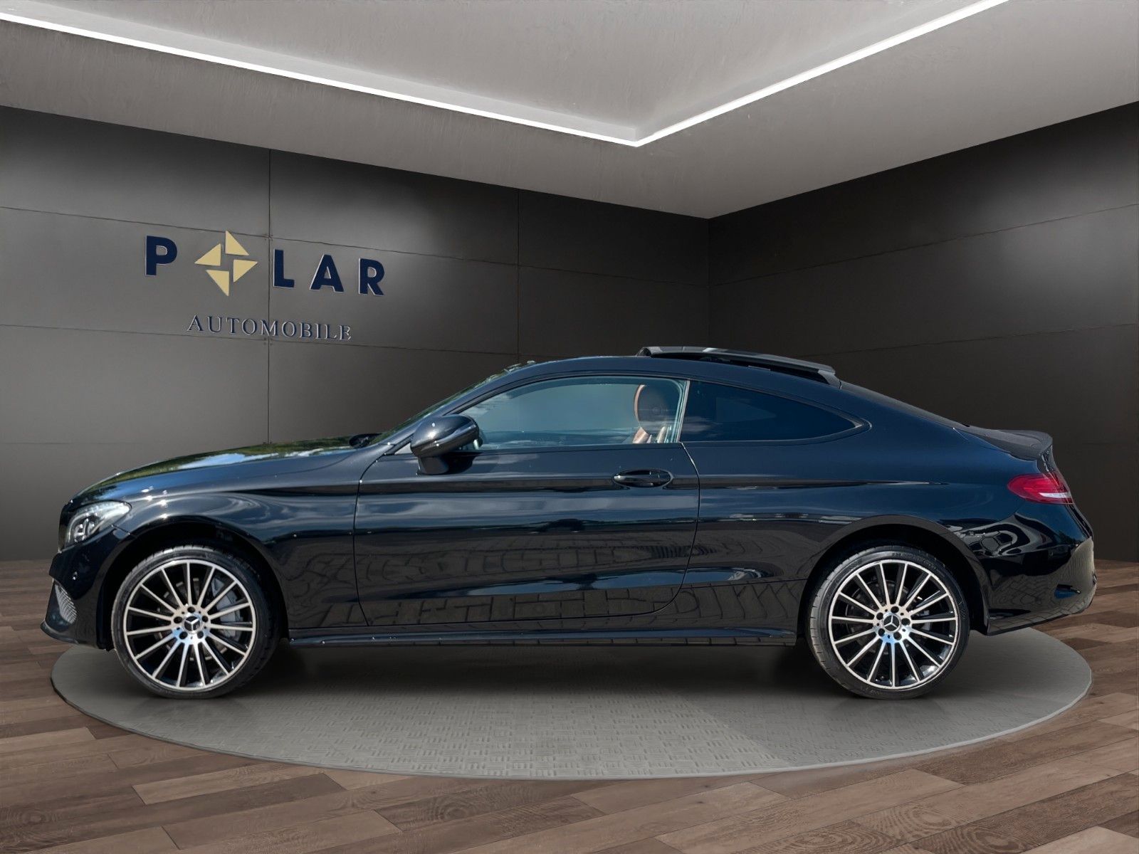 Fahrzeugabbildung Mercedes-Benz C 400 4Matic *AMG-Line*Panorama*Vollleder*Kamera