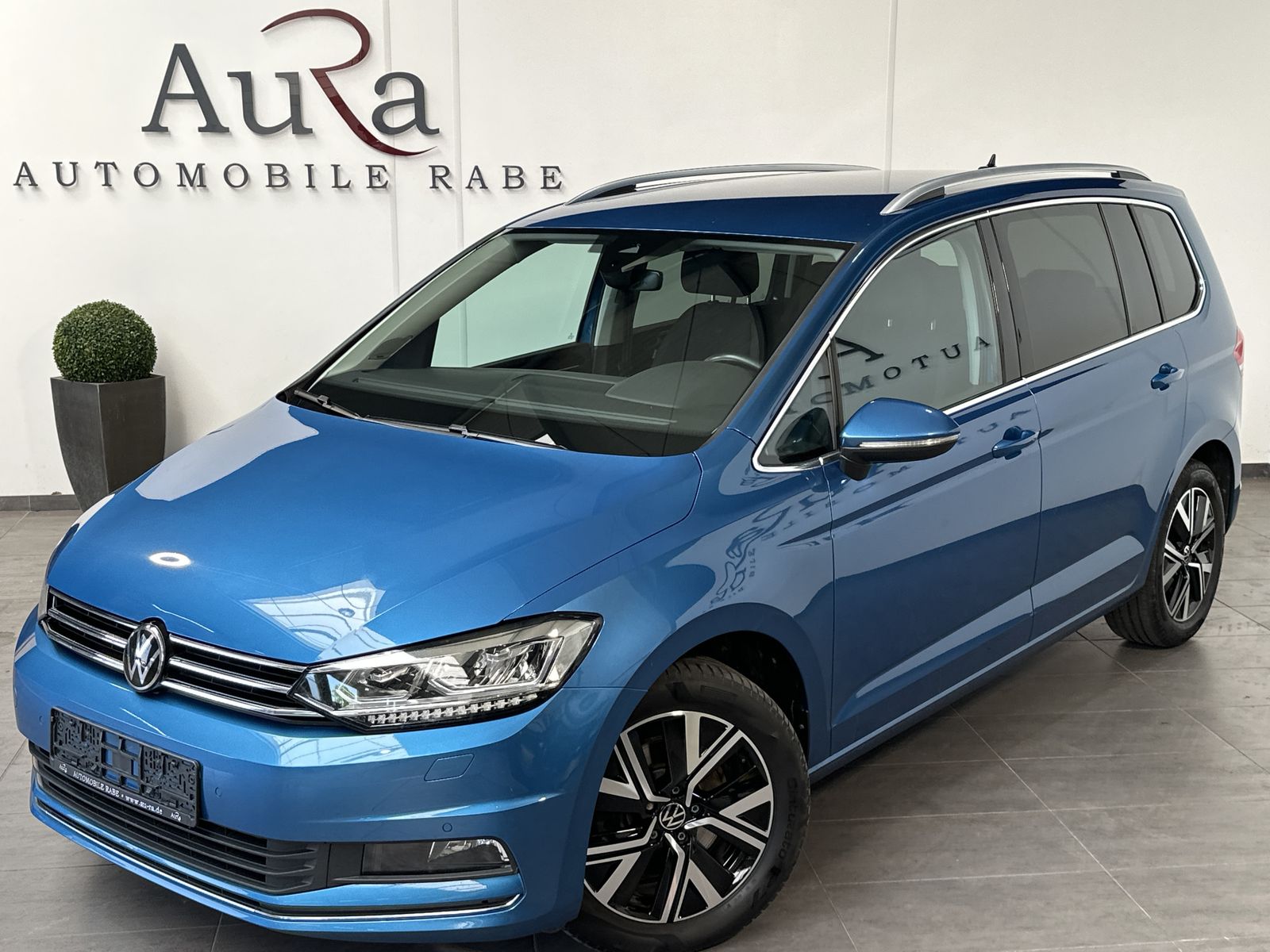 Fahrzeugabbildung Volkswagen Touran 2.0 TDI DSG Highline NAV+LED+ACC+KAMERA