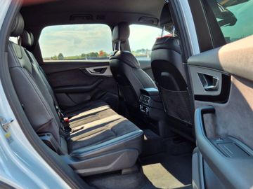 Audi Q7 - 12
