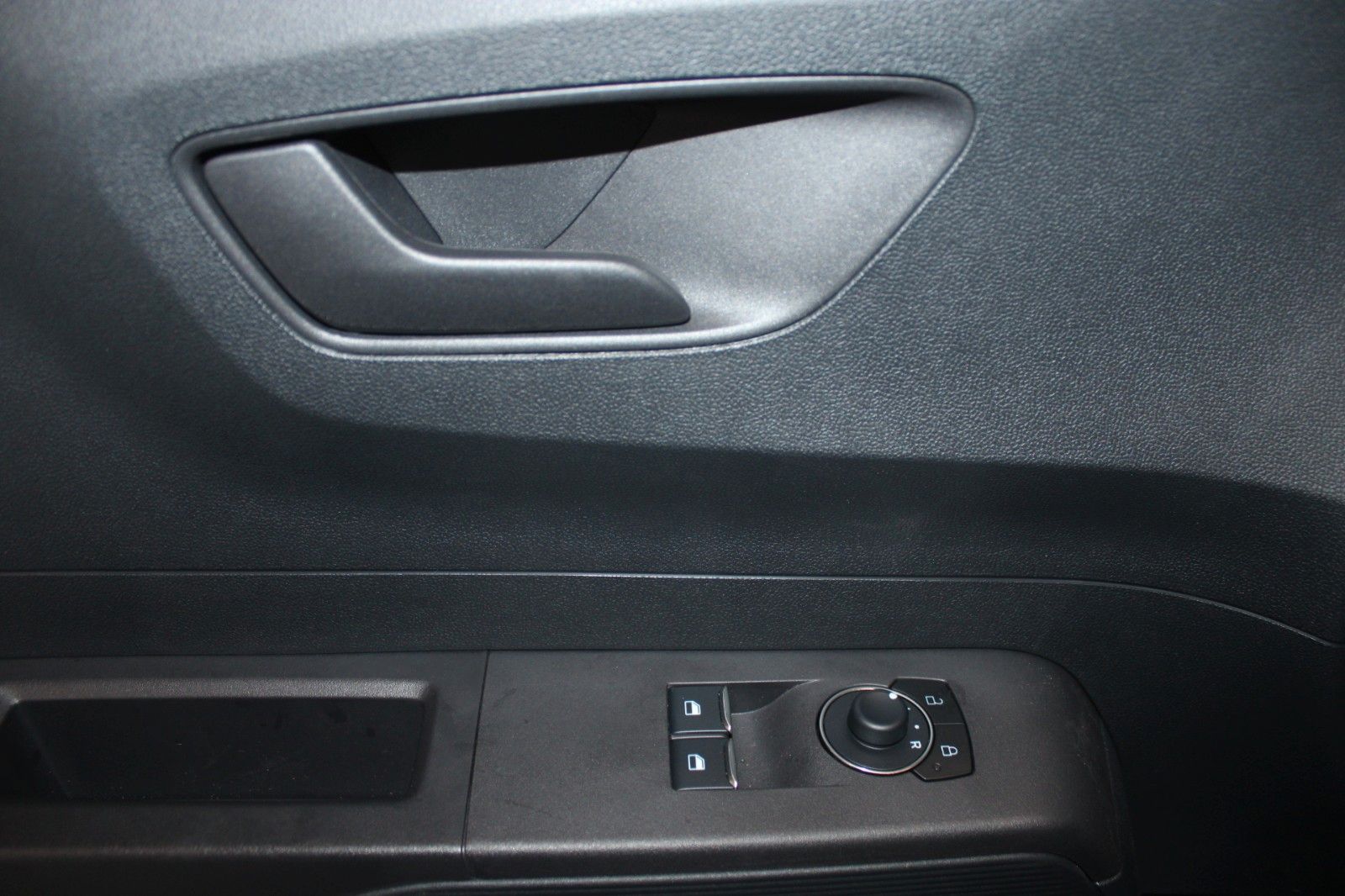 Fahrzeugabbildung Ford Transit Courier BEV TREND Klima Winter Fahrerass