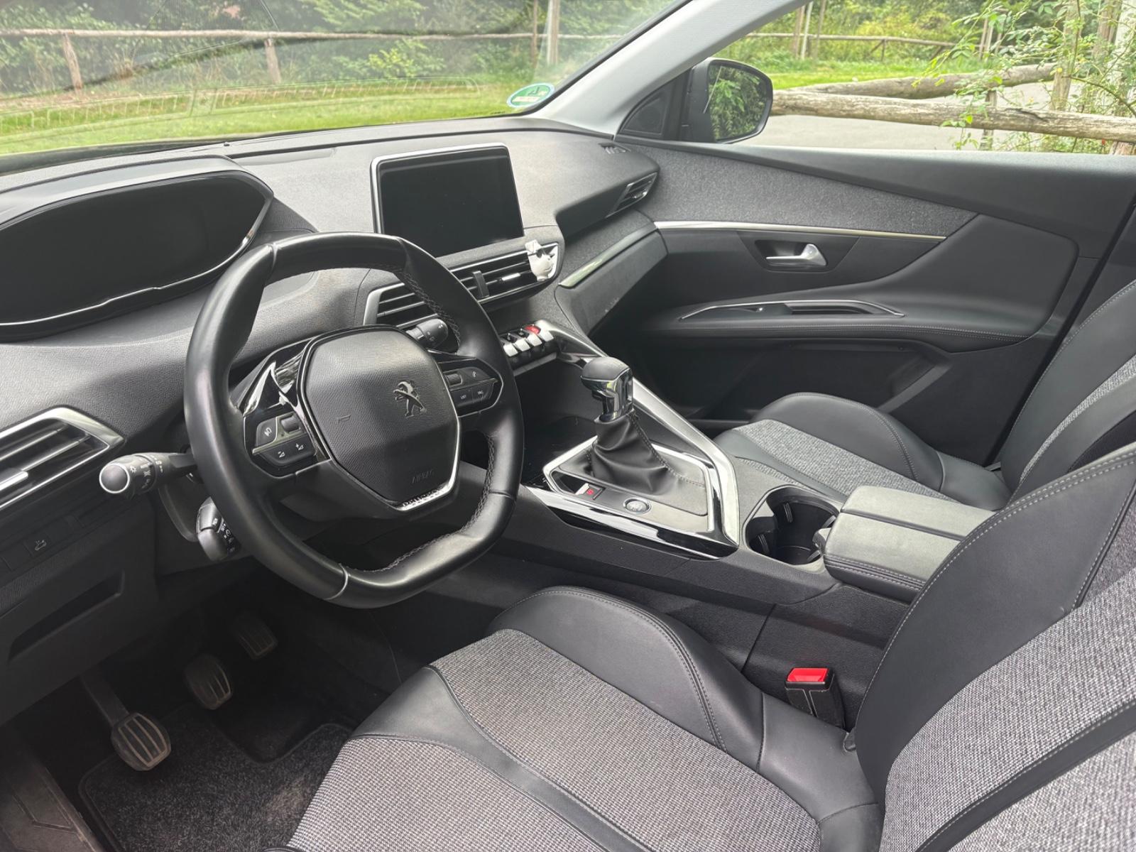Peugeot 3008 Allure PureTech 130 .  Top gepflegt 