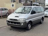 Hyundai H-1 Starex 2.5TD/Klima/Tüv8-27 - Hyundai aus 2001