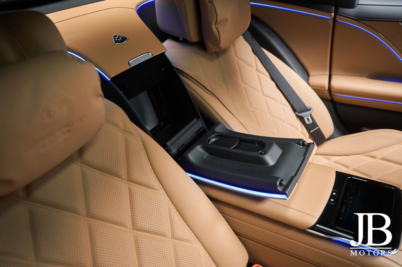 Fahrzeugabbildung Mercedes-Benz S680 Maybach Virgil Abloh 1 of 150 New Condition