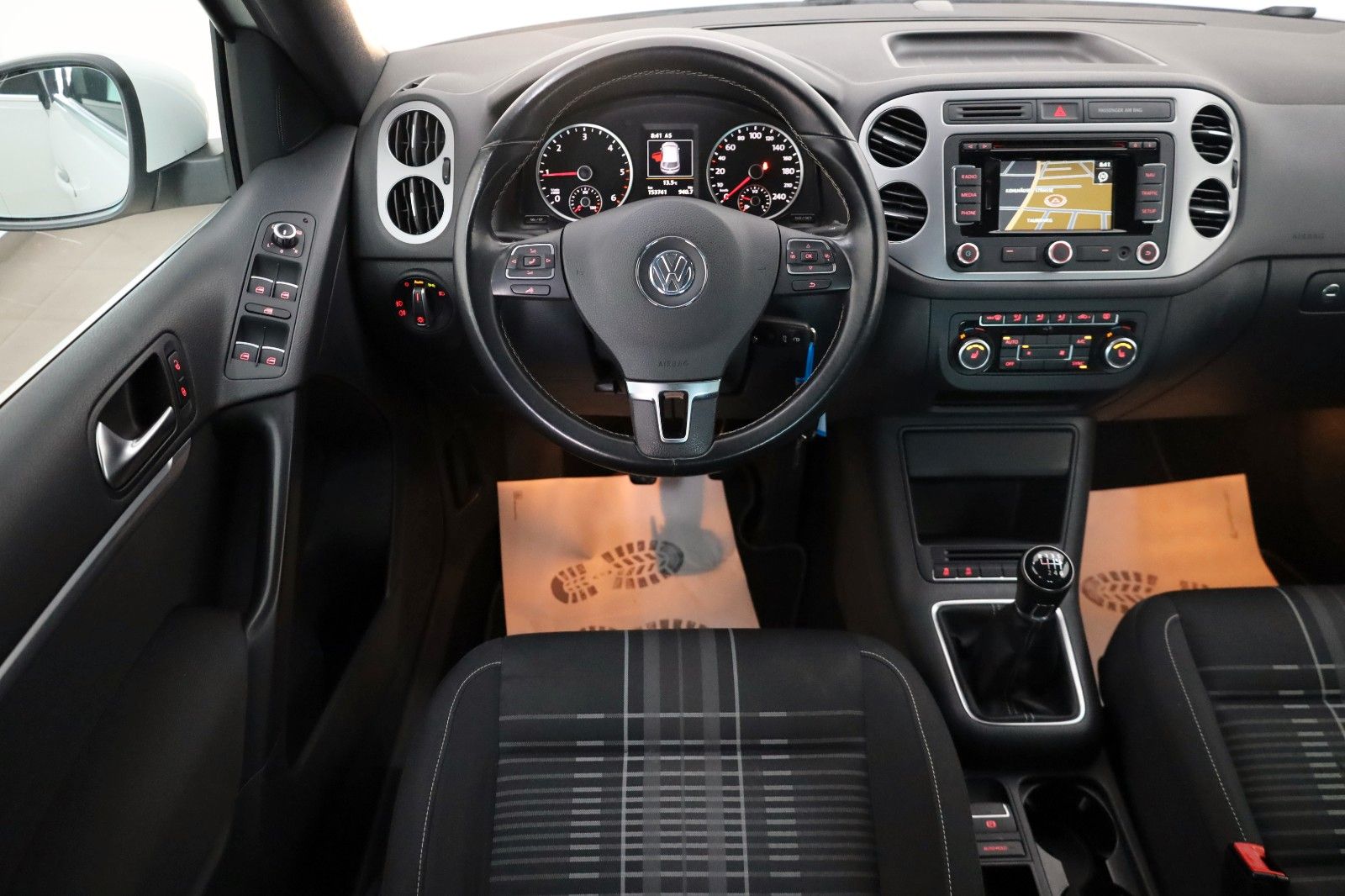 Fahrzeugabbildung Volkswagen Tiguan Lounge Sport &Style ,Navi,Kamera,AHK , WR