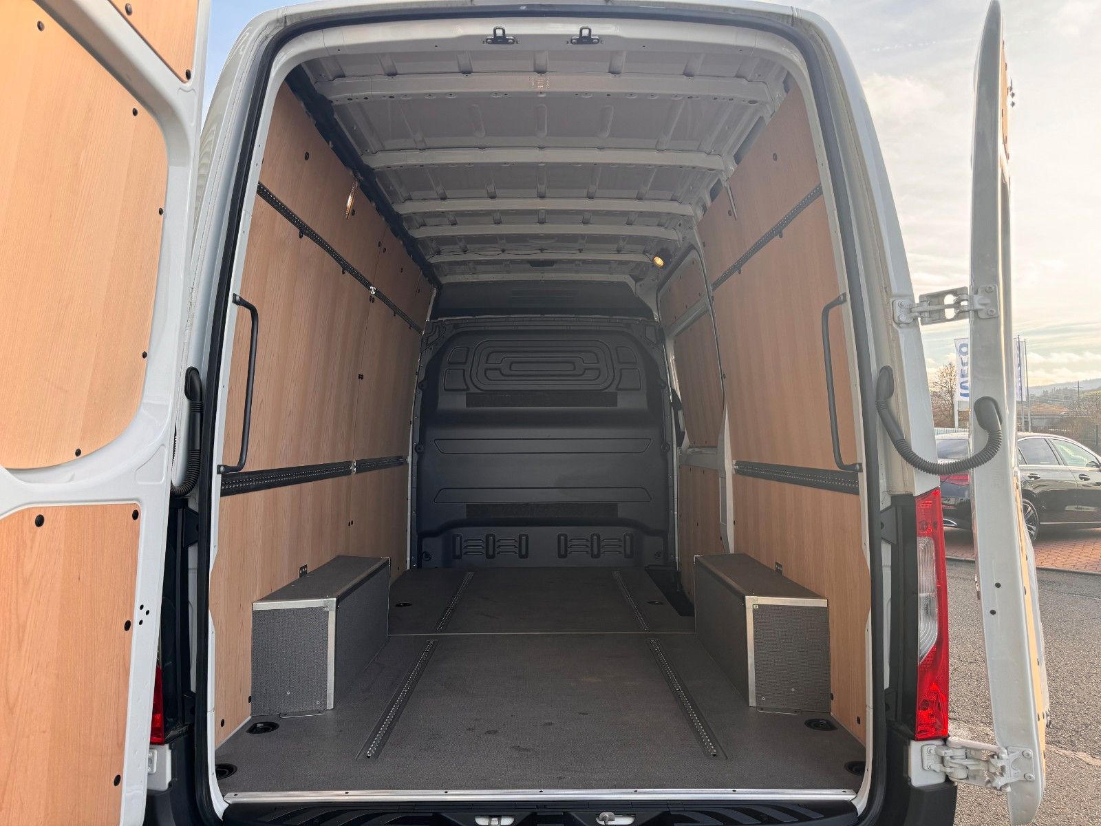 Fahrzeugabbildung Mercedes-Benz Sprinter 317 CDI 3665 9G Klima 360 SHZ MBUX