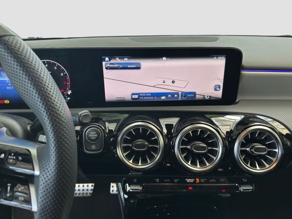 Fahrzeugabbildung Mercedes-Benz A 200 Kompaktlimousine AMG*NIGHT*SpH*AHK*LED*PDC