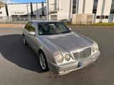 Mercedes-Benz Mercedes Benz W210 E220 CDI Bj. 2000 - Mercedes-Benz E 220 aus 2000: Cdi