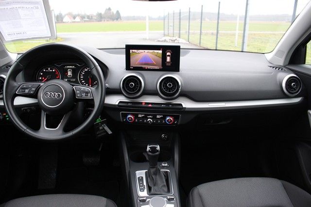 Q2 35 TFSI S line S-tronic AHK Navi