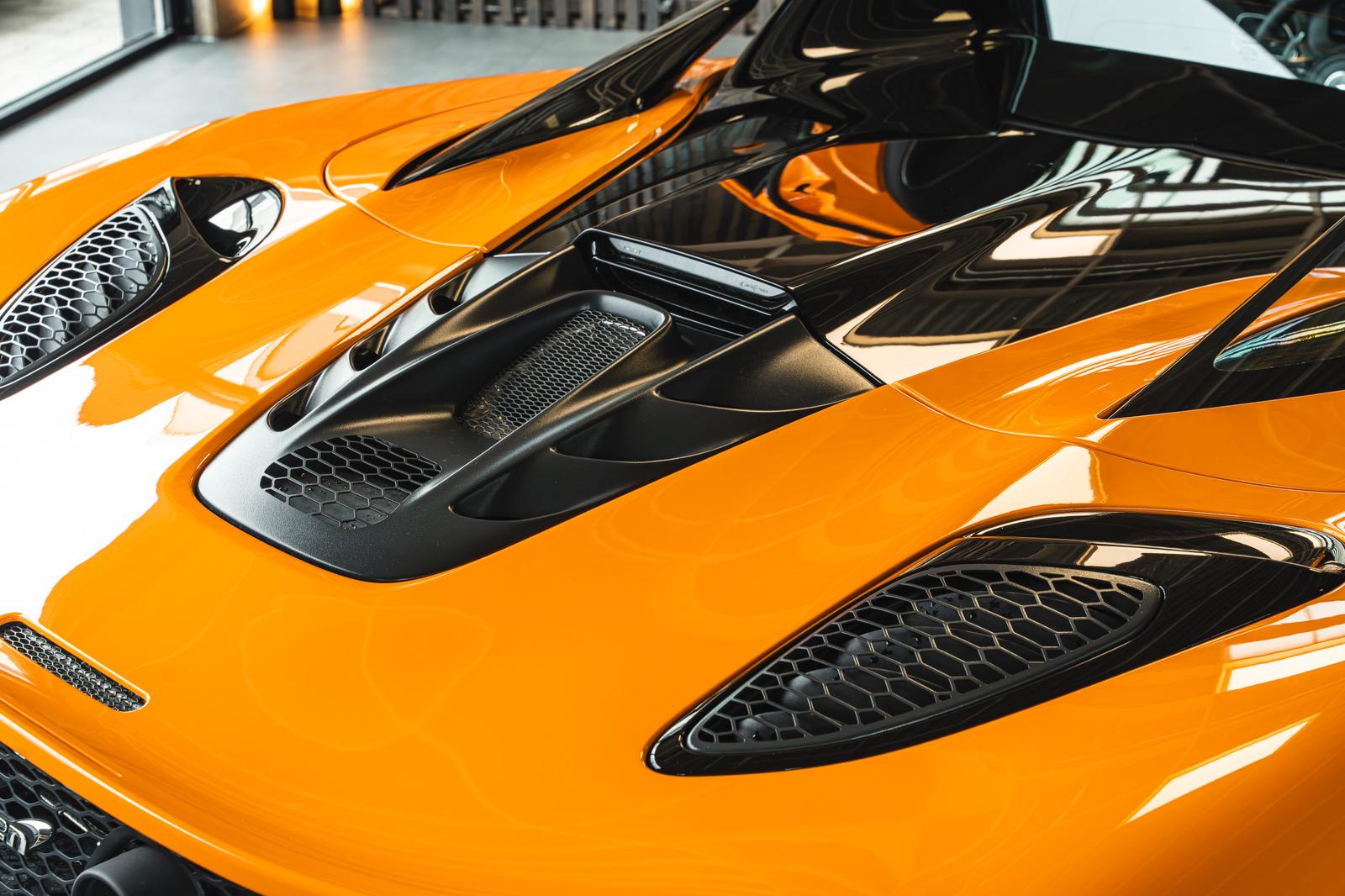 McLaren Artura SPIDER + ALCANTARA + BOWERS & WILKINS
