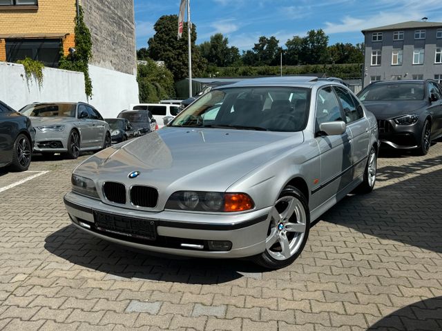 BMW 523i Autoamtik*Leder*Navi*ERST 77.100KM*SD