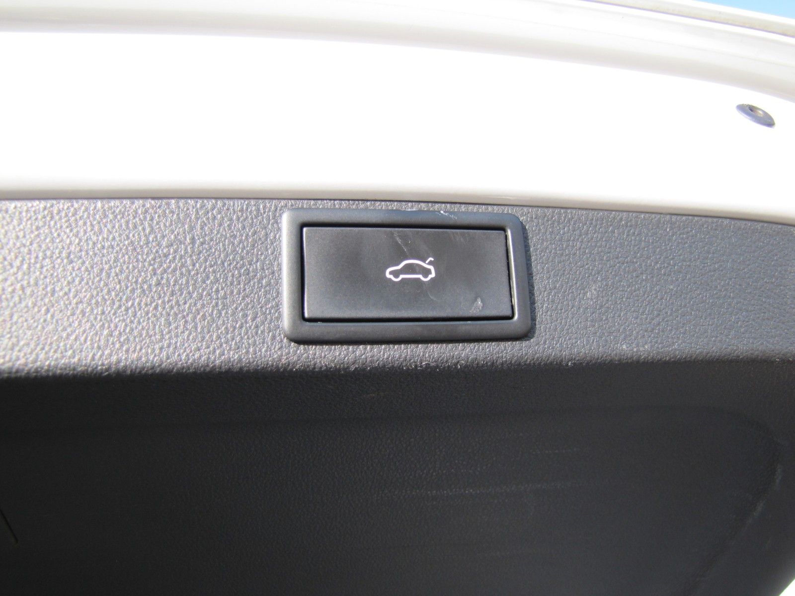 Fahrzeugabbildung SKODA Octavia Combi Tour 2.0 TDI DSG, Standheizung