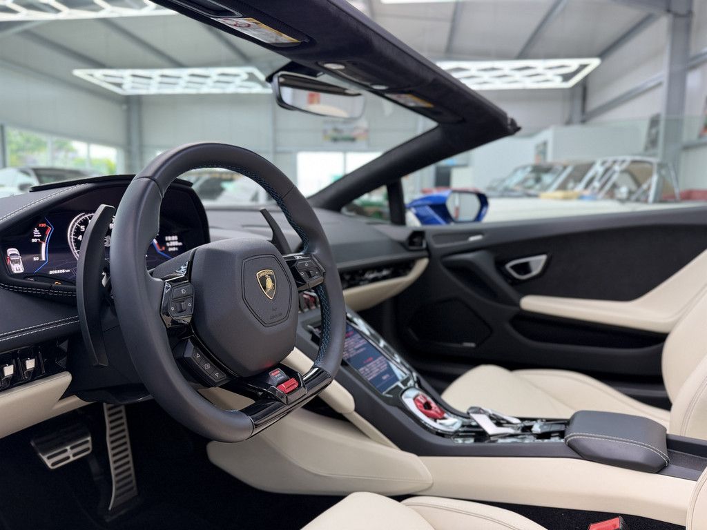 Lamborghini Huracan EVO Spyder AWD Blu Sideris Lift Kamera foto 10