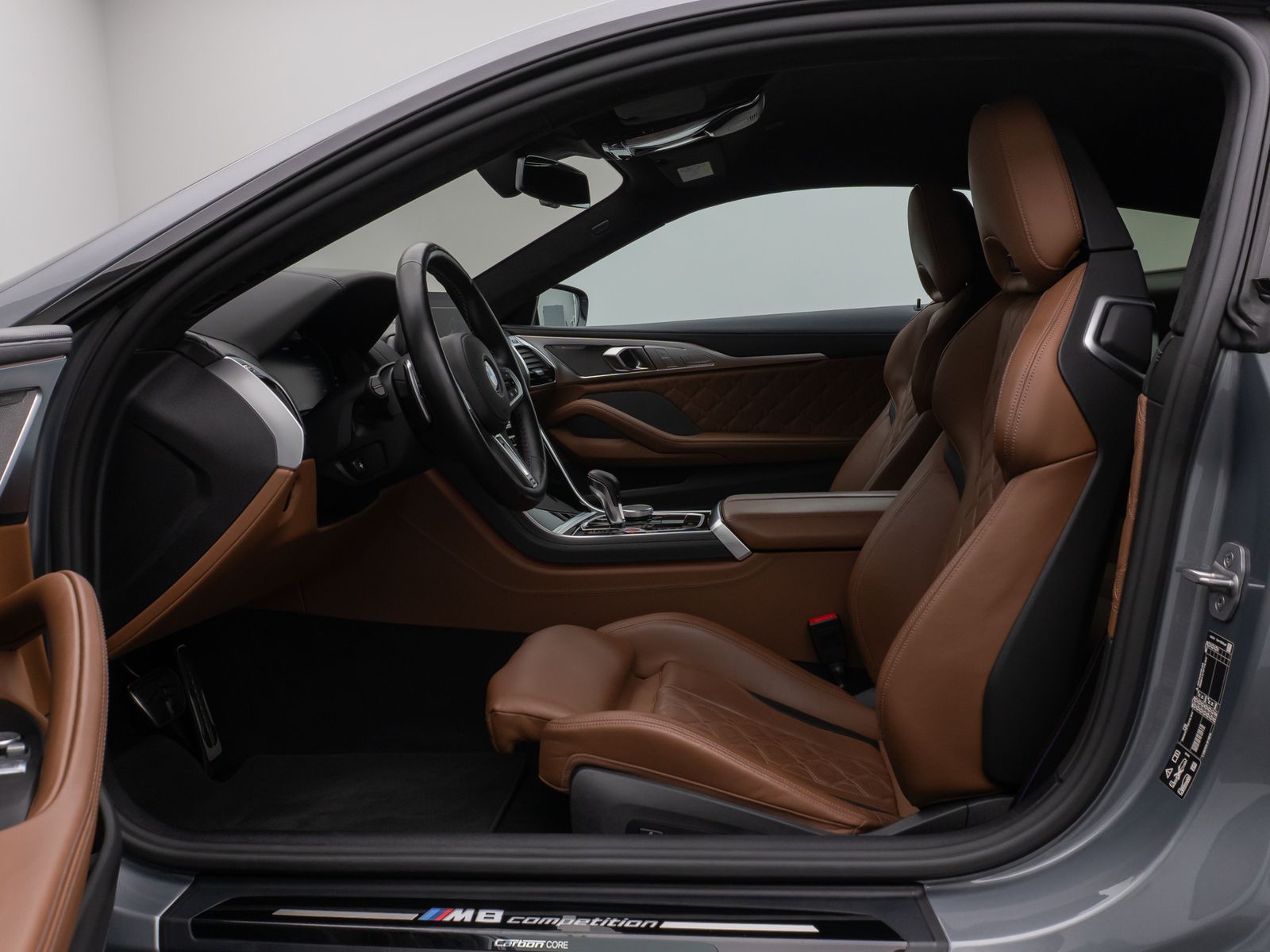 Fahrzeugabbildung BMW M8 Competition xD Coupé 360°Laser SoftCl DispKey