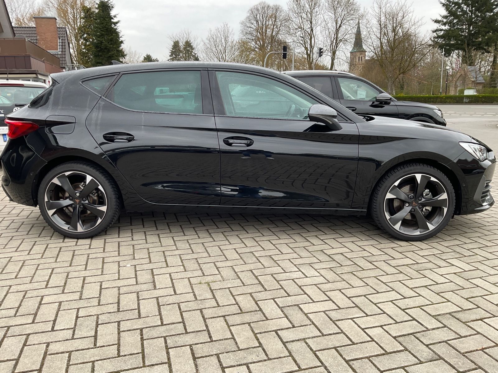 Fahrzeugabbildung CUPRA Leon 1.5 eTSI 110kW DSG,Kamera,Navi,LED,Carplay