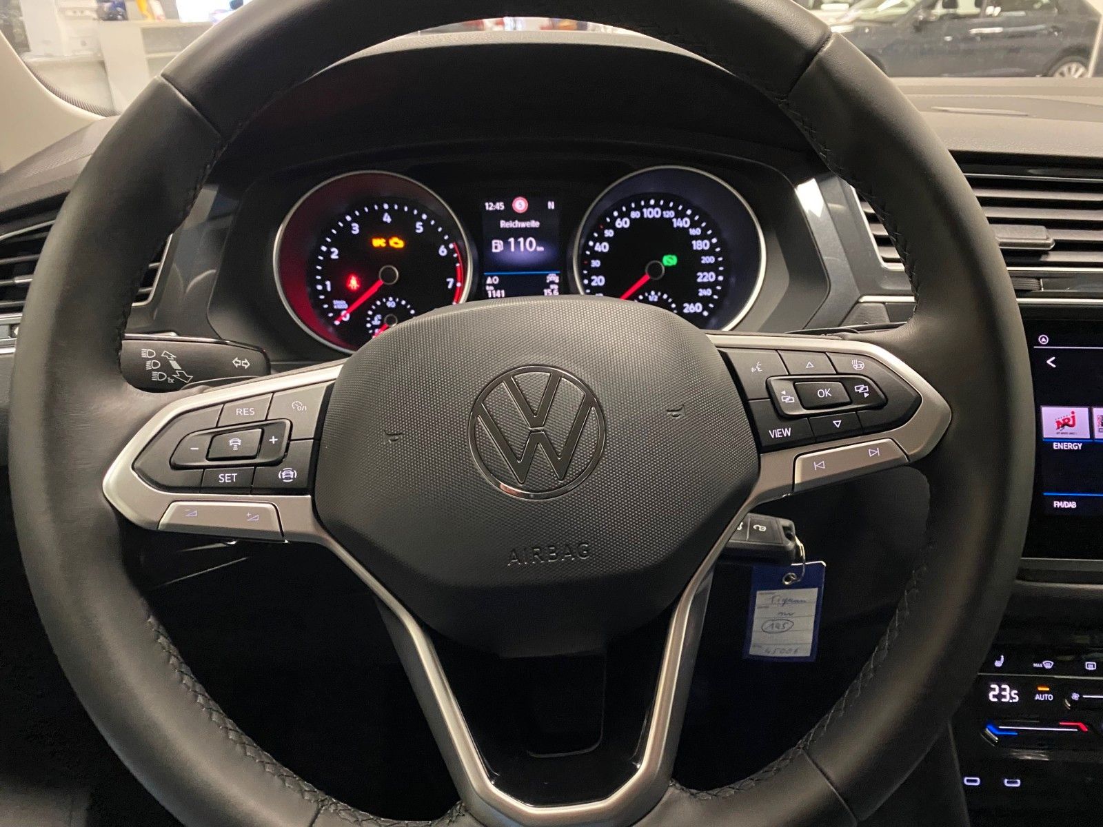 Fahrzeugabbildung Volkswagen Tiguan 1.5 TSI DSG+Head-up-Display+AHK schwenk.+