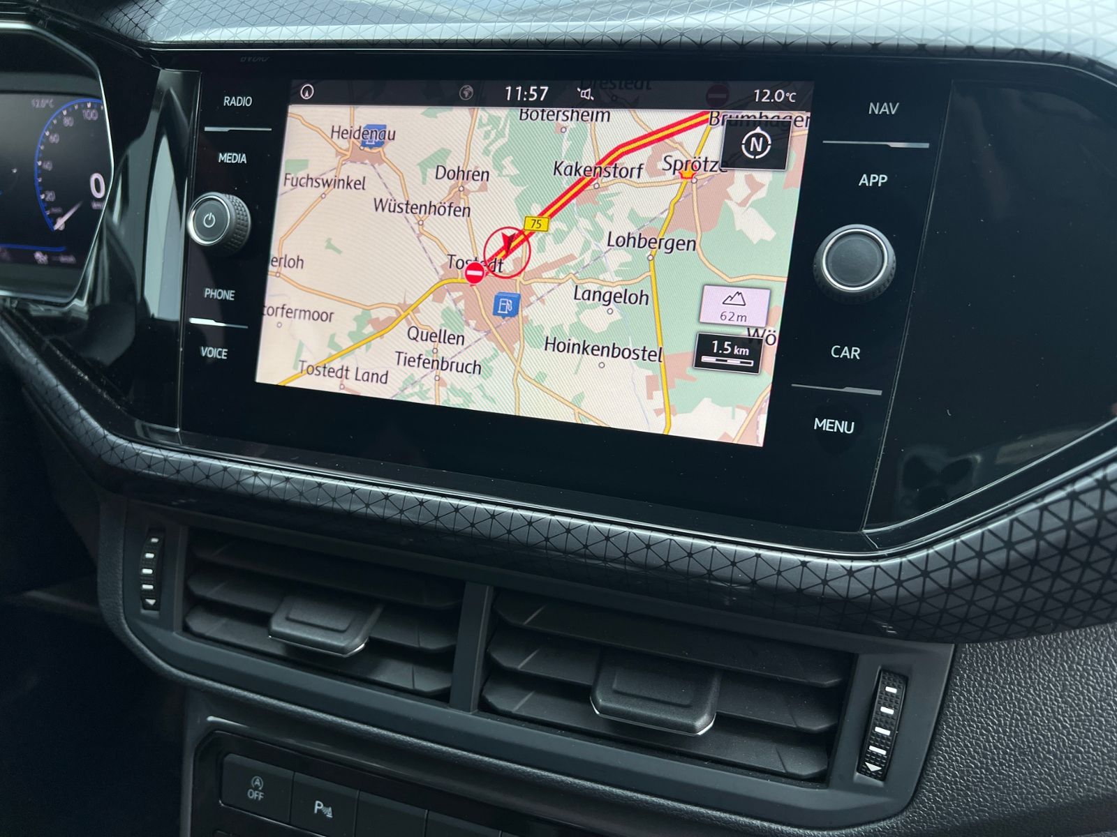 Fahrzeugabbildung Volkswagen T-Cross Style 1.6 TDI DSG *Beats, LED, ACC*