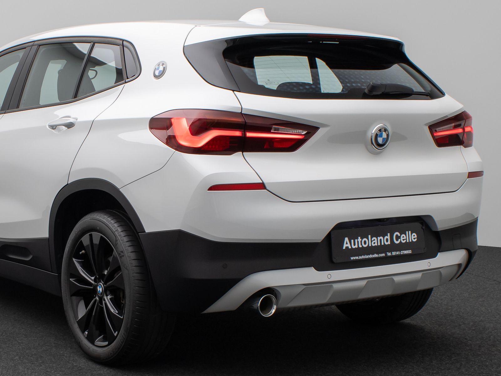 Fahrzeugabbildung BMW X2 sD18i Panorama Kamera DAB HiFi Komfort MSport