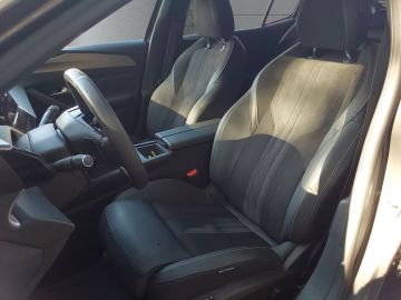Peugeot 408 - 8