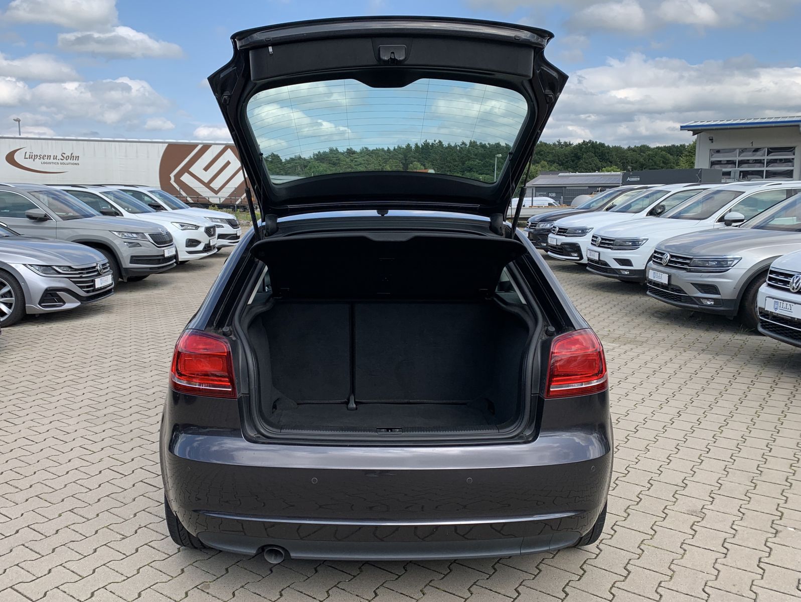 Fahrzeugabbildung Audi A3 2.0 TDI*Ambition*BI-Xenon*PDC*SHZ*MFL*Navi*