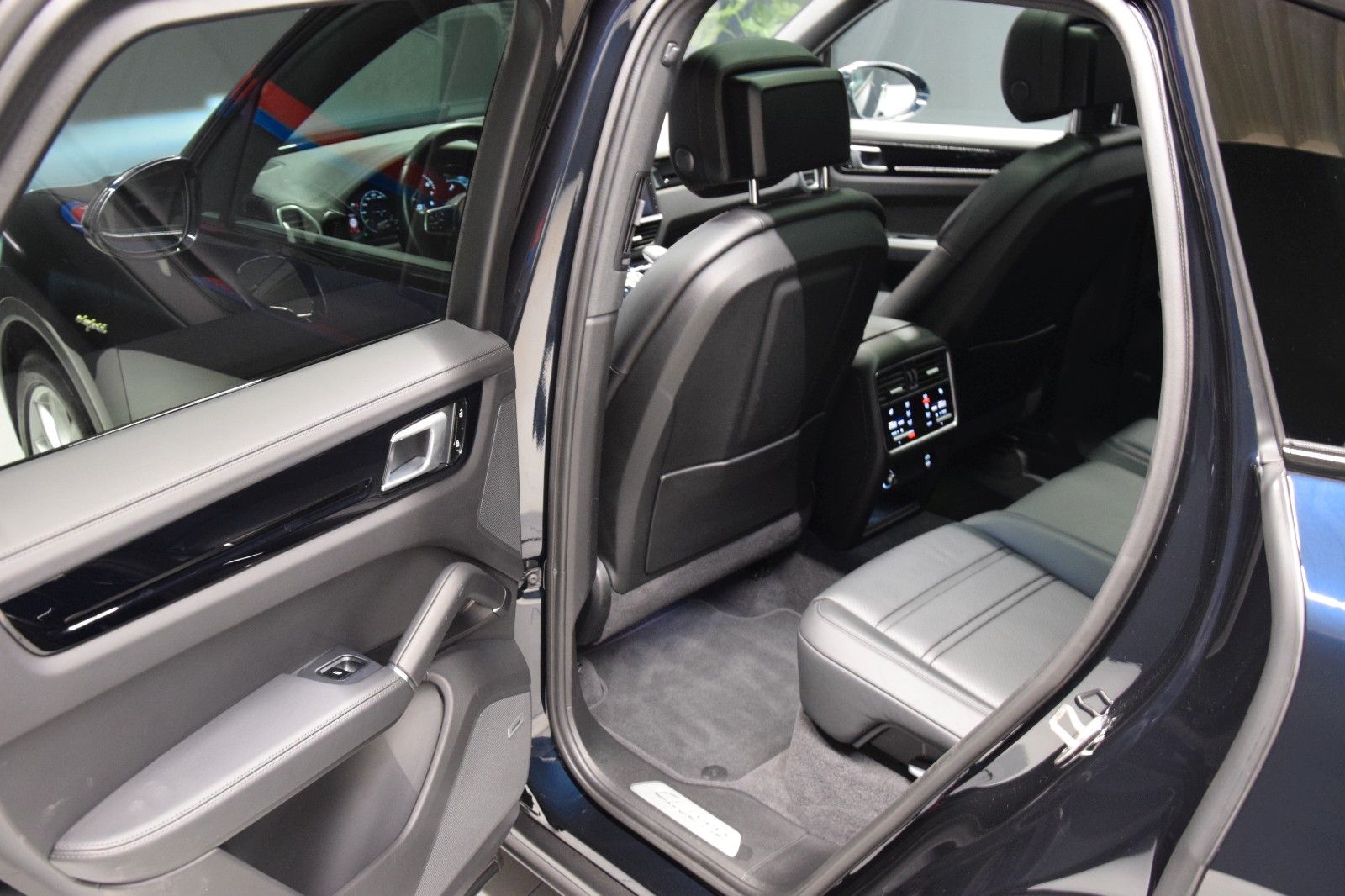 Fahrzeugabbildung Porsche Cayenne E-Hybrid Pano. ACC Matrix. Bose Approv.