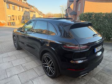 Porsche Cayenne - 12