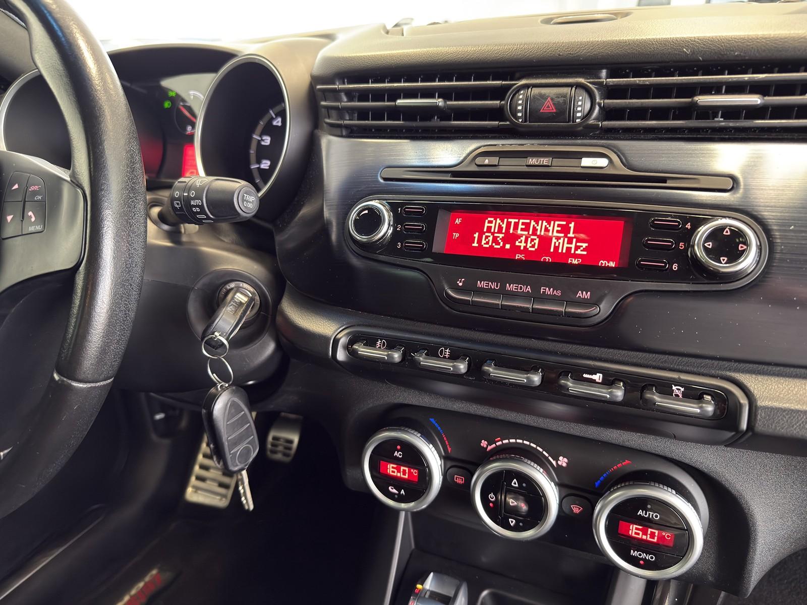 ALFA ROMEO GIULIETTA 1.8 TBI QUADRIFOGLIO VERDE 235ch - INTERIEUR CUIR - TOIT PANORAMIQUE - FREINS BREMBO - PHARES XÉNON