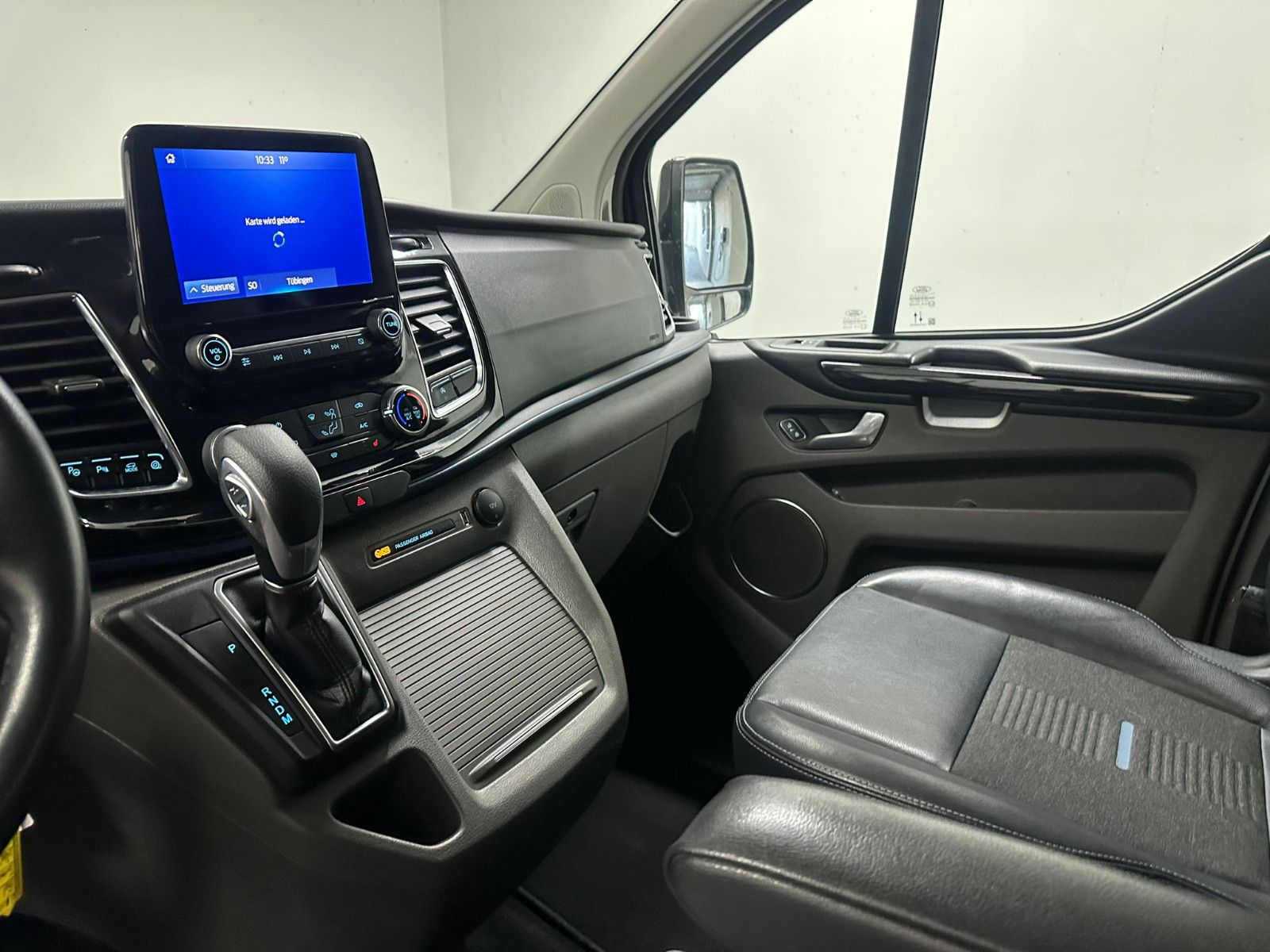 Fahrzeugabbildung Ford Tourneo Custom 320 L2H1 Autm. Active Bus*ACC*8