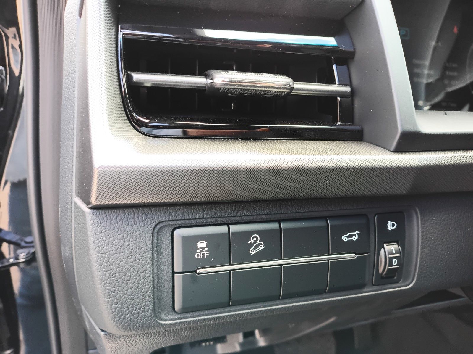 Fahrzeugabbildung KGM REXTON+BLACK+20ZOLL+PANO+360°+KAMERA+LEDER+