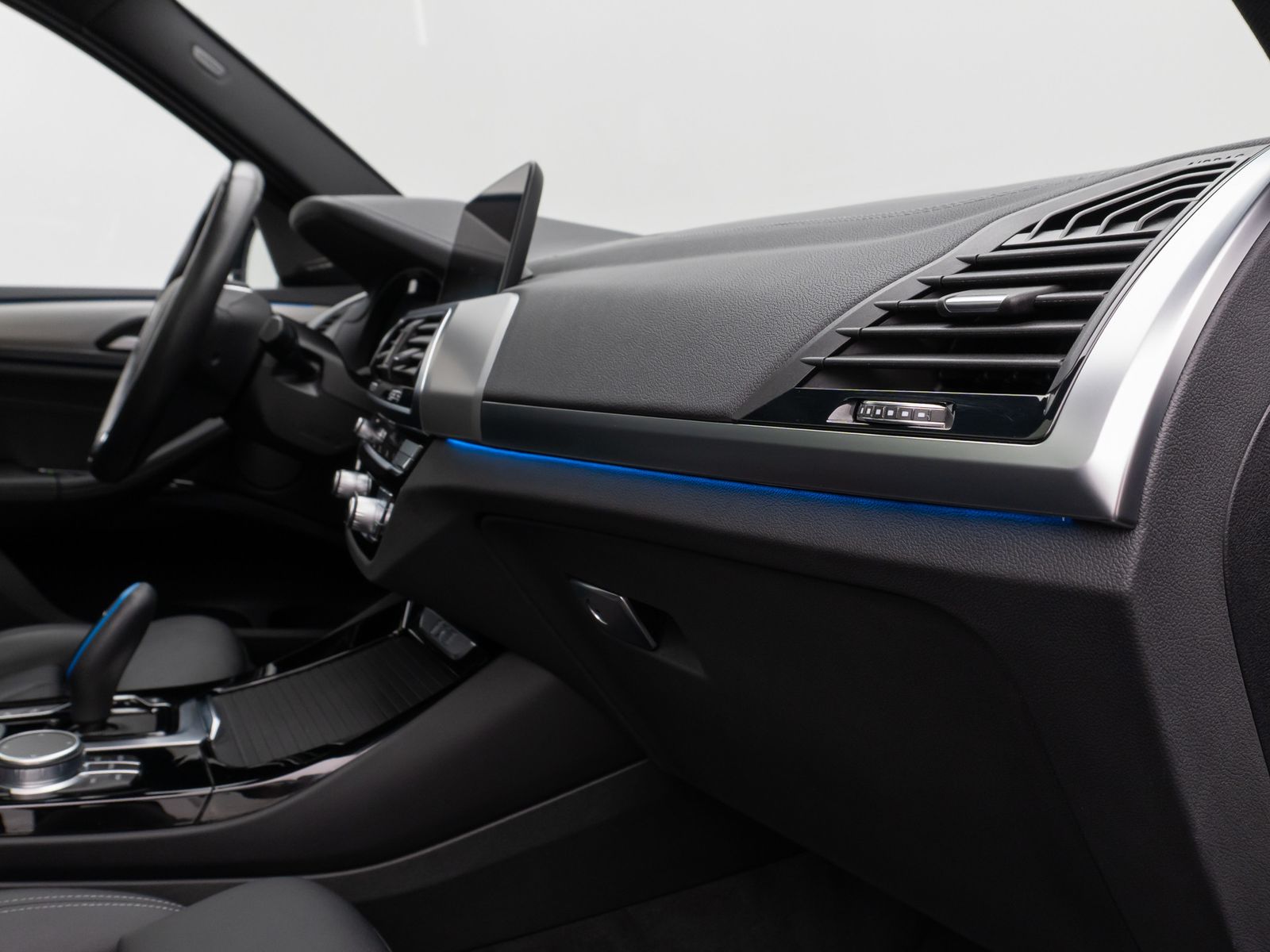 Fahrzeugabbildung BMW iX3 Impressive Panorama 360°HUD DAB H/K Komfort