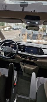 Volkswagen T7 Multivan 2.0 TDI lang Standhzg. AHK el.Türen - VW T7 Multivan von privat